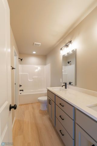 1149 60th Avenue W, West Fargo, ND 58078