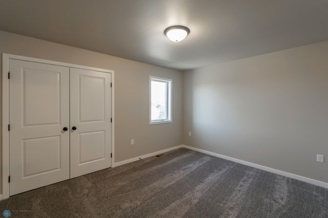 1149 60th Avenue W, West Fargo, ND 58078