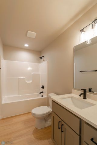 1149 60th Avenue W, West Fargo, ND 58078