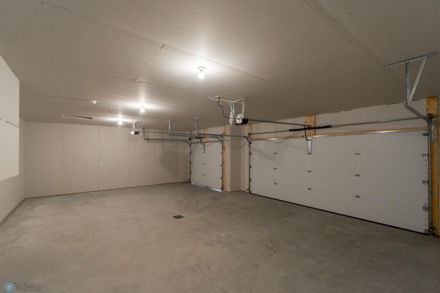 1149 60th Avenue W, West Fargo, ND 58078