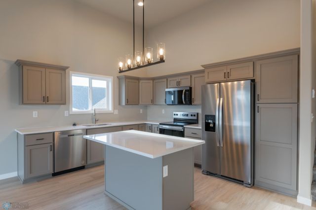 1149 60th Avenue W, West Fargo, ND 58078