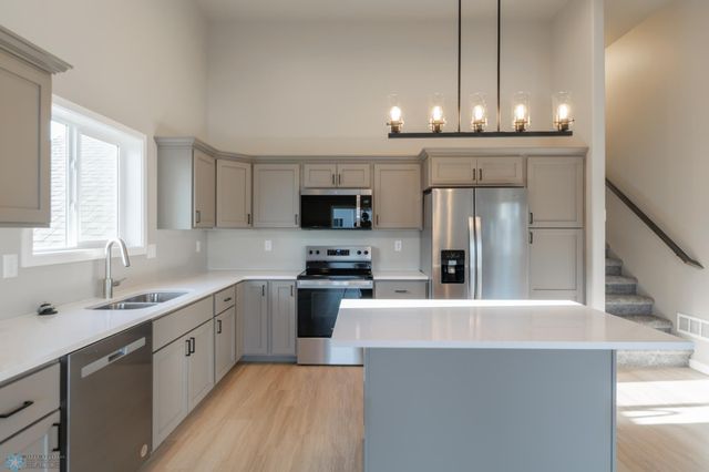 1149 60th Avenue W, West Fargo, ND 58078