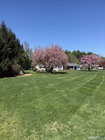 8 Applewood Drive, Cheshire, CT 06410