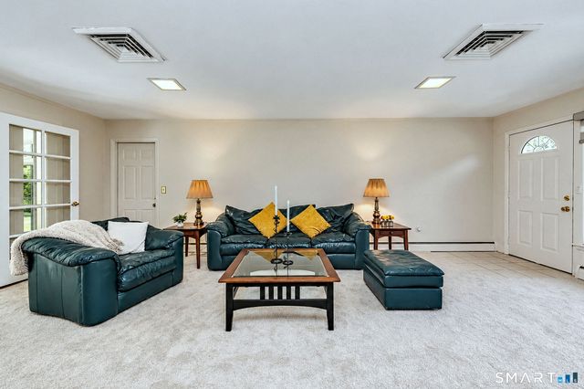 8 Applewood Drive, Cheshire, CT 06410