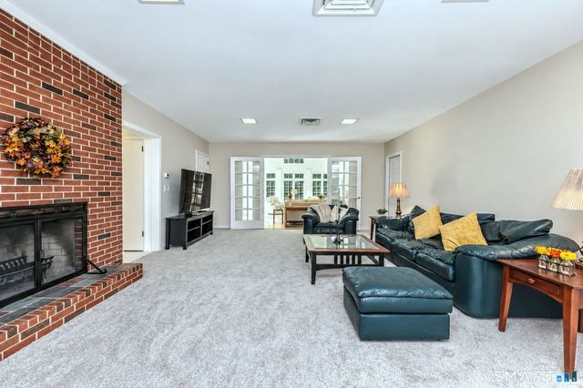 8 Applewood Drive, Cheshire, CT 06410