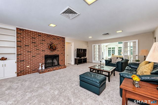 8 Applewood Drive, Cheshire, CT 06410