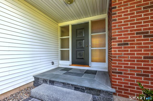 8 Applewood Drive, Cheshire, CT 06410