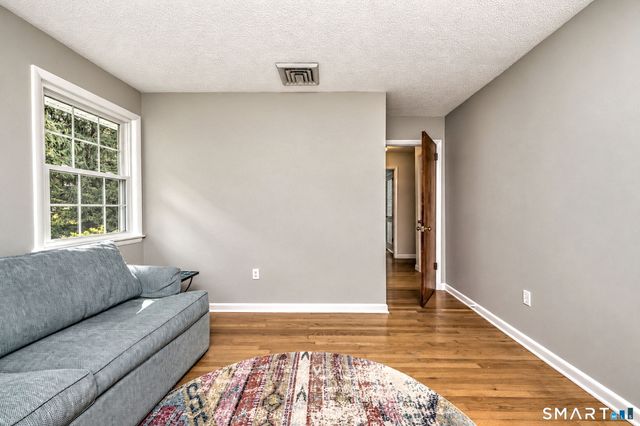 8 Applewood Drive, Cheshire, CT 06410