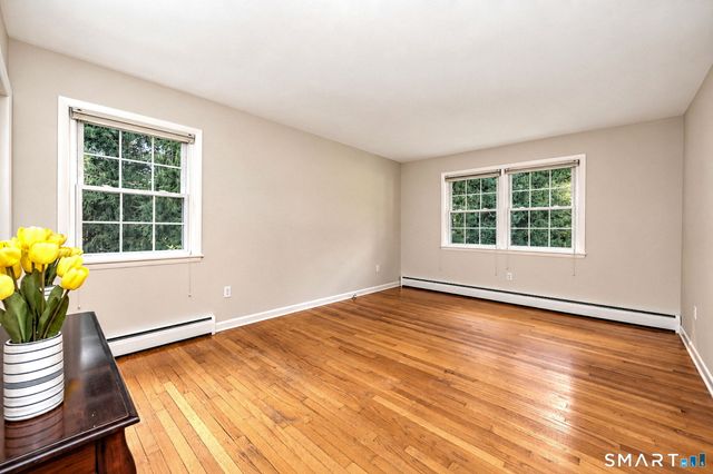 8 Applewood Drive, Cheshire, CT 06410