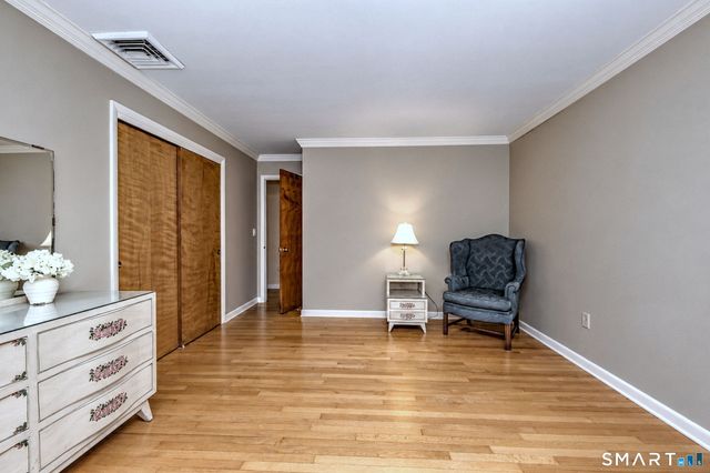 8 Applewood Drive, Cheshire, CT 06410