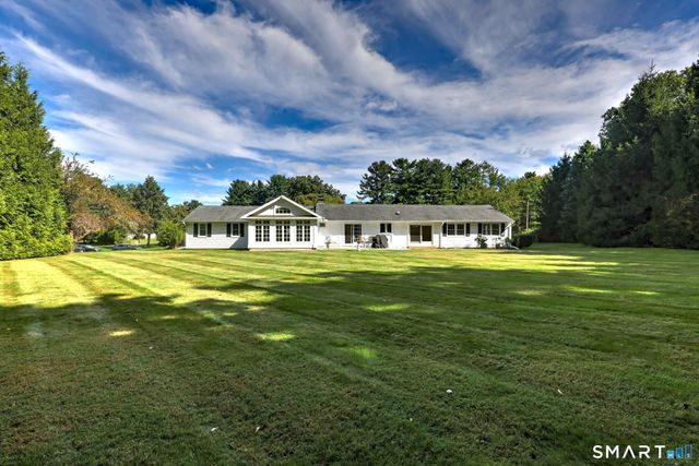 8 Applewood Drive, Cheshire, CT 06410