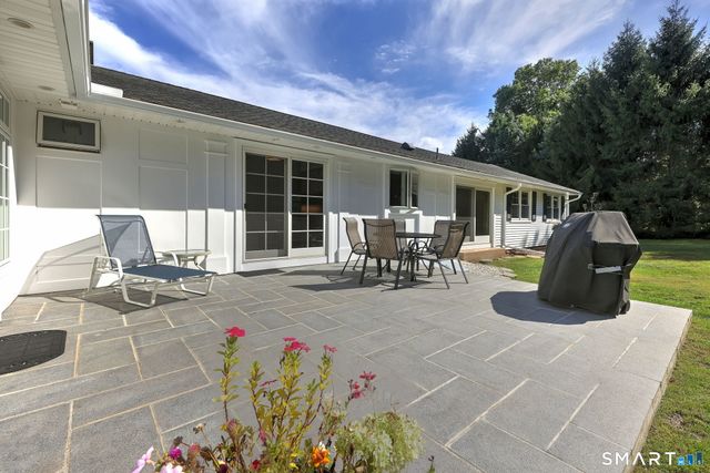 8 Applewood Drive, Cheshire, CT 06410