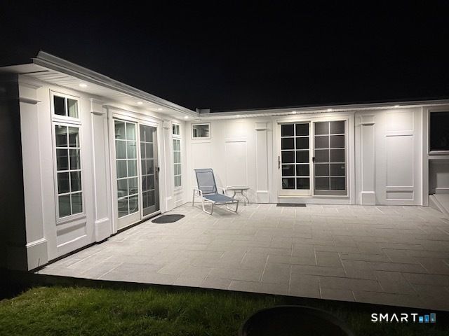 8 Applewood Drive, Cheshire, CT 06410