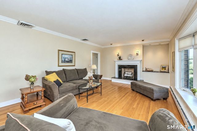 8 Applewood Drive, Cheshire, CT 06410