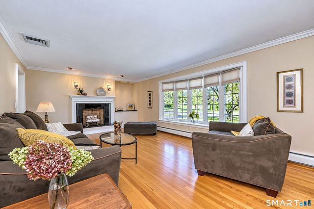 8 Applewood Drive, Cheshire, CT 06410