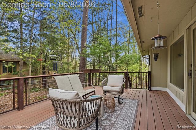 6545 Red Cedar Lane, West Bloomfield, MI 48324