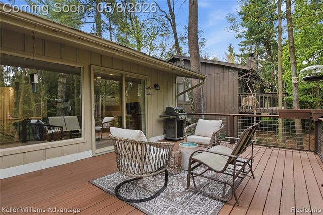 6545 Red Cedar Lane, West Bloomfield, MI 48324