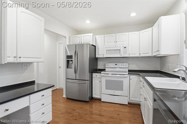 6545 Red Cedar Lane, West Bloomfield, MI 48324