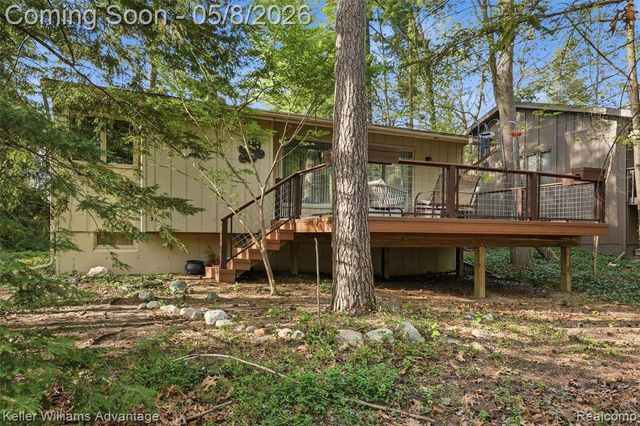 6545 Red Cedar Lane, West Bloomfield, MI 48324