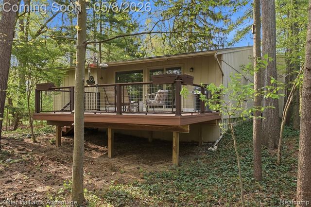 6545 Red Cedar Lane, West Bloomfield, MI 48324