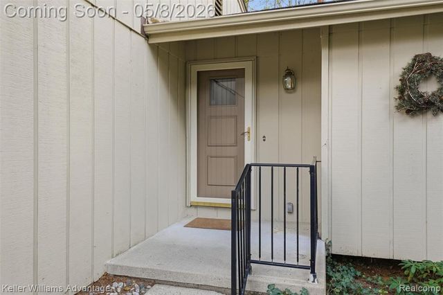 6545 Red Cedar Lane, West Bloomfield, MI 48324