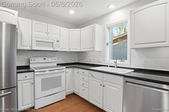 6545 Red Cedar Lane, West Bloomfield, MI 48324