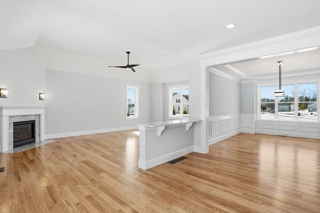 26 Bluebird Ln, Groton, MA 01450