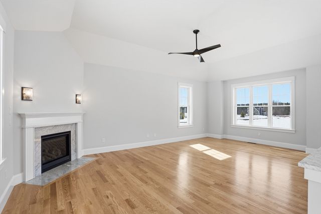 26 Bluebird Ln, Groton, MA 01450