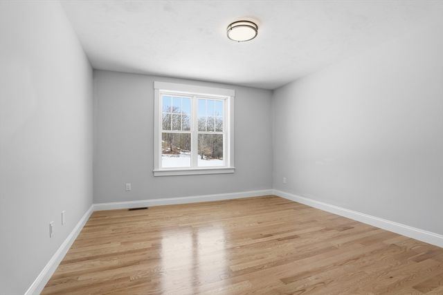 26 Bluebird Ln, Groton, MA 01450