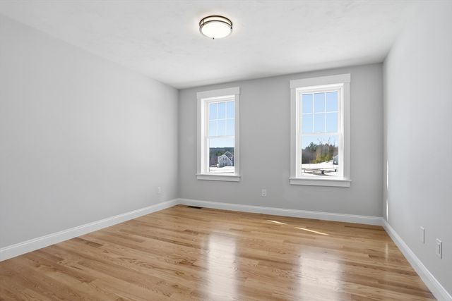 26 Bluebird Ln, Groton, MA 01450