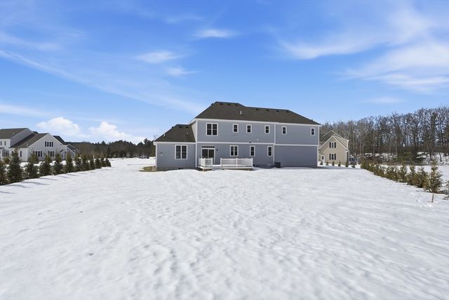 26 Bluebird Ln, Groton, MA 01450