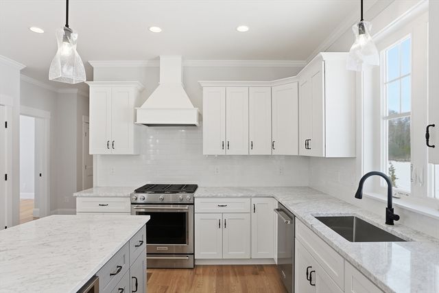 26 Bluebird Ln, Groton, MA 01450