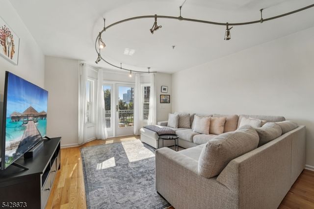 129 The Promenade, Edgewater Boro, NJ 07020