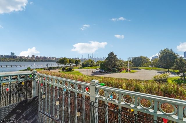 129 The Promenade, Edgewater Boro, NJ 07020