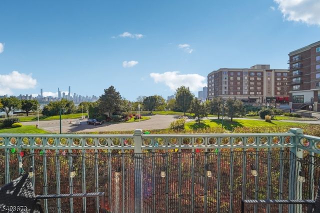 129 The Promenade, Edgewater Boro, NJ 07020