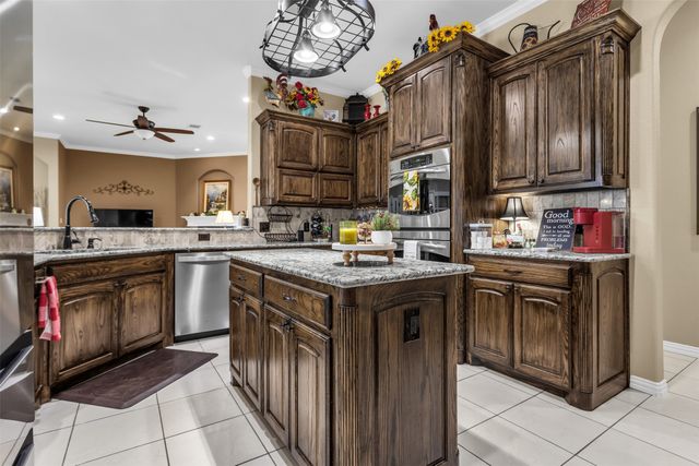 7732 Fall Creek Road, Terrell, TX 75160