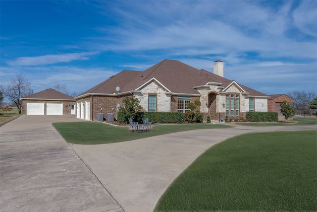 7732 Fall Creek Road, Terrell, TX 75160