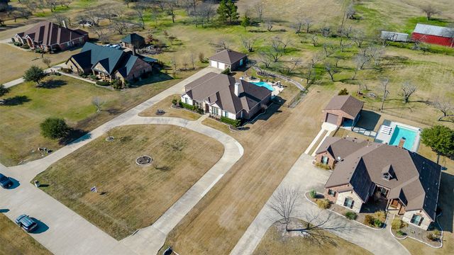 7732 Fall Creek Road, Terrell, TX 75160