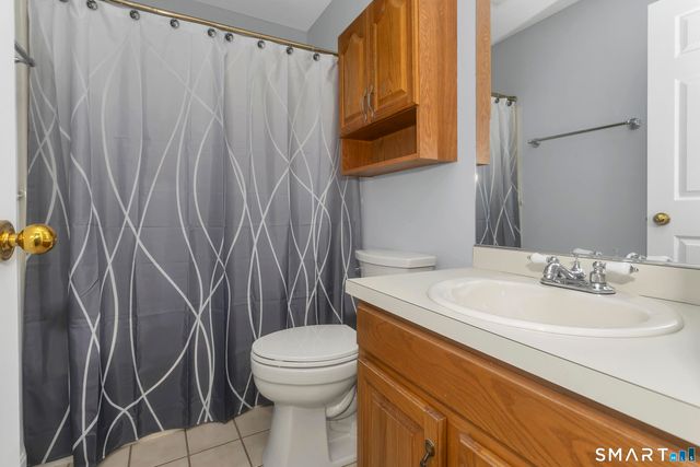 201 Ashmead Commons 201, Enfield, CT 06082