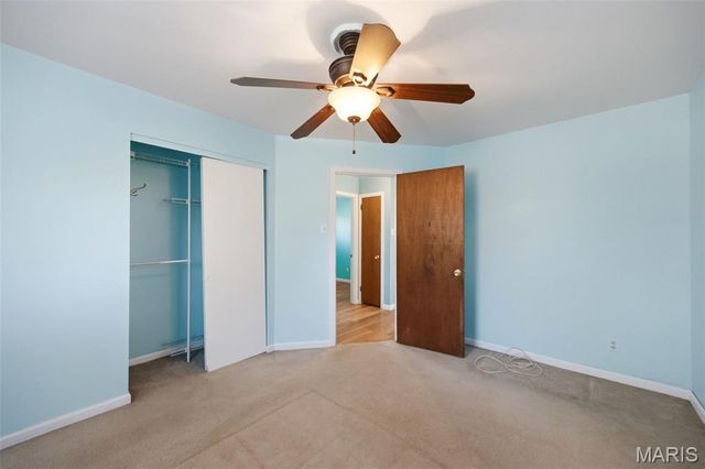 3020 Nettie Dr, Mehlville, MO 63129