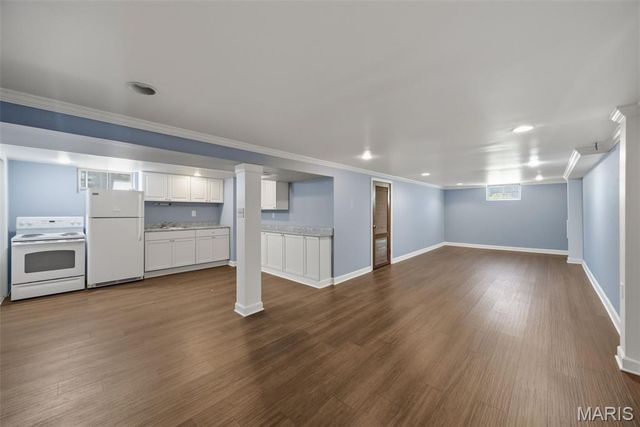 3020 Nettie Dr, Mehlville, MO 63129