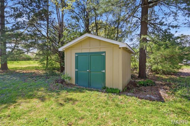 3020 Nettie Dr, Mehlville, MO 63129
