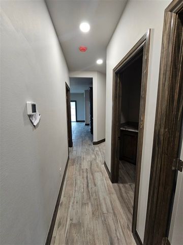 227 SW Burk Rd, Geronimo, OK 73543