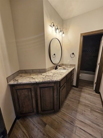 227 SW Burk Rd, Geronimo, OK 73543