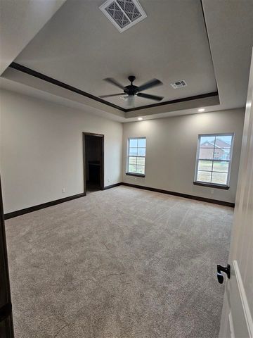 227 SW Burk Rd, Geronimo, OK 73543
