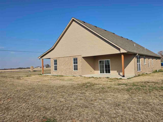 227 SW Burk Rd, Geronimo, OK 73543