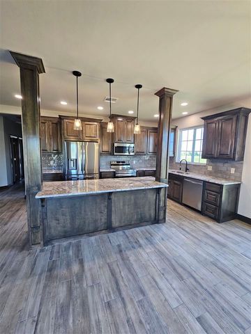 227 SW Burk Rd, Geronimo, OK 73543