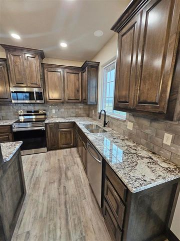 227 SW Burk Rd, Geronimo, OK 73543