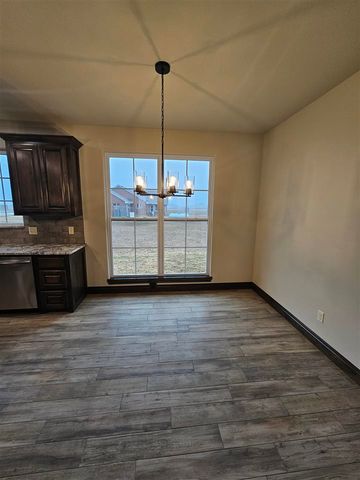 227 SW Burk Rd, Geronimo, OK 73543