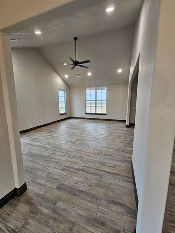 227 SW Burk Rd, Geronimo, OK 73543